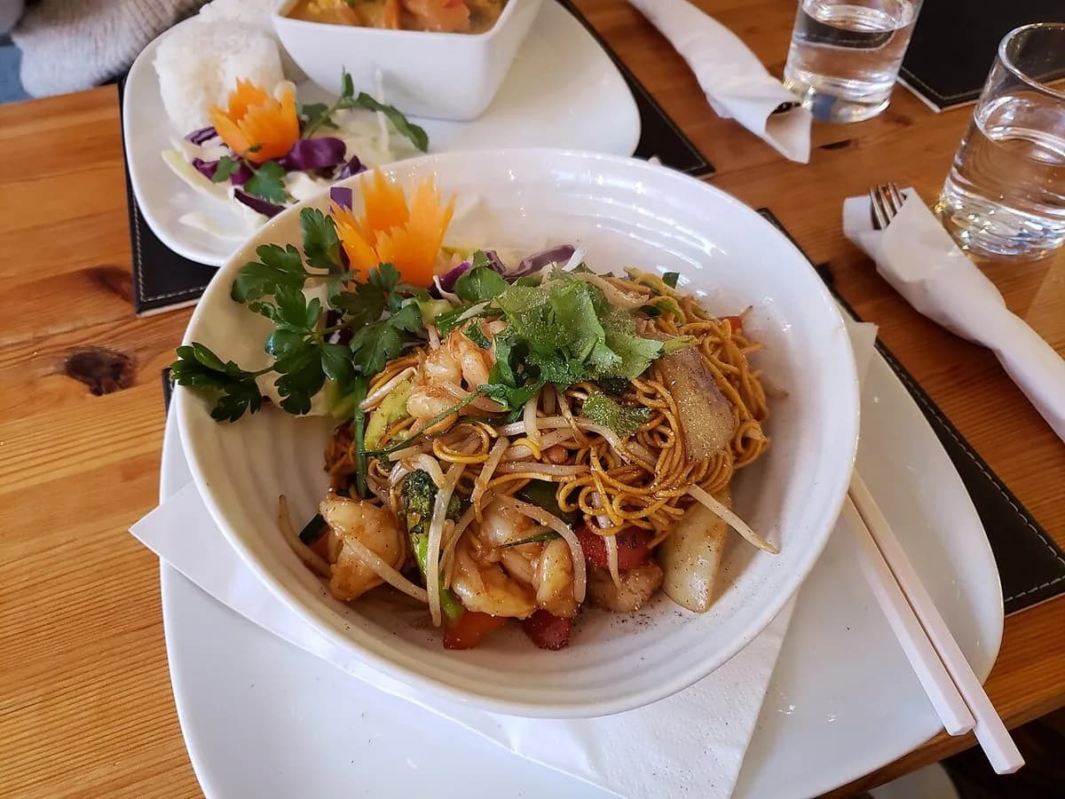 Combo Yummy Noodle Box