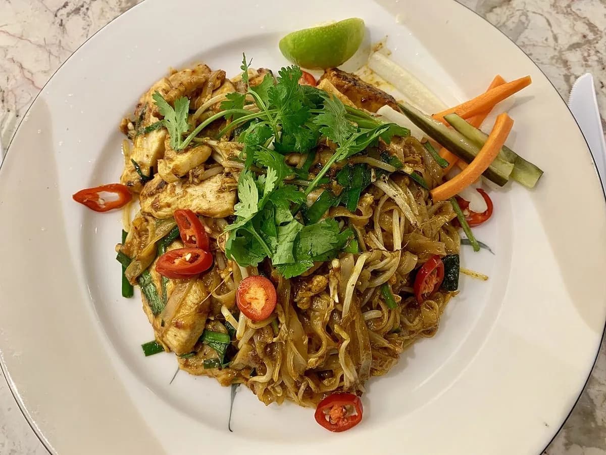 Chicken Pad Thai Noodle